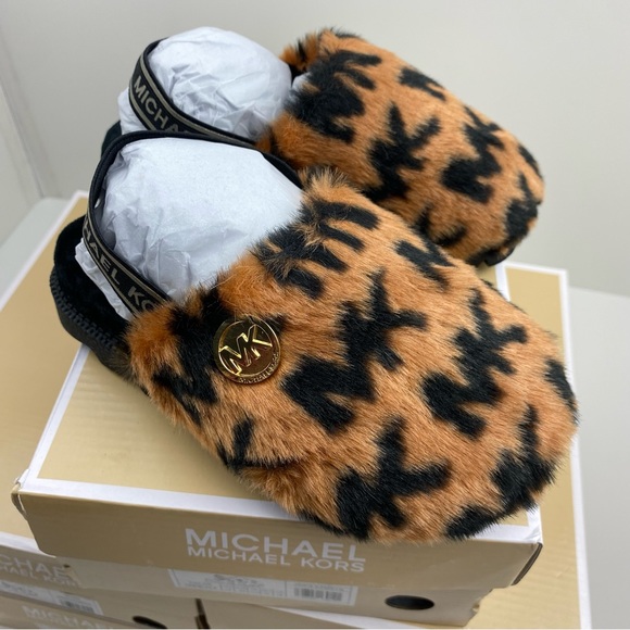 Michael Kors Girls Janis Kamryn Chunky Platform Slides Sandals Faux Fur NEW - Picture 6 of 9